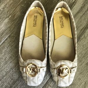 Michael kors classic fulton ballet flat.